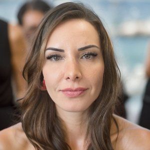 Meet your Posher, Carla